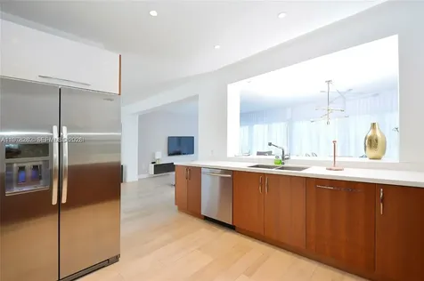 880 N Venetian Drive Miami Beach FL 33139