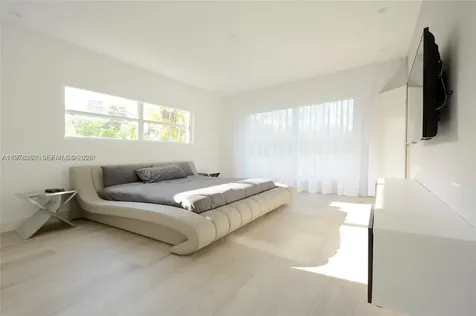880 N Venetian Drive Miami Beach FL 33139