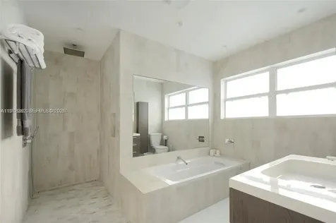 880 N Venetian Drive Miami Beach FL 33139