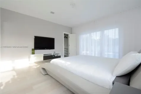 880 N Venetian Drive Miami Beach FL 33139