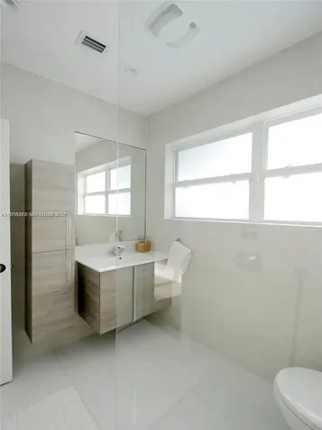 880 N Venetian Drive Miami Beach FL 33139