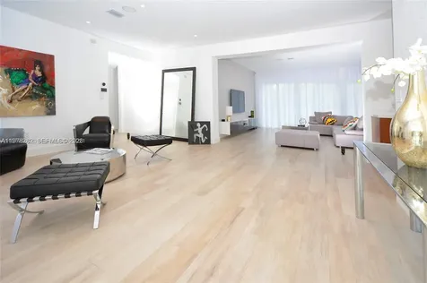 880 N Venetian Drive Miami Beach FL 33139