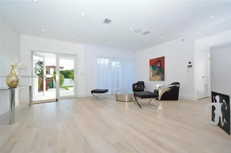 880 N Venetian Drive Miami Beach FL 33139