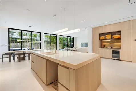 3457 Oak Avenue Miami FL 33133