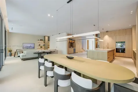 3457 Oak Avenue Miami FL 33133