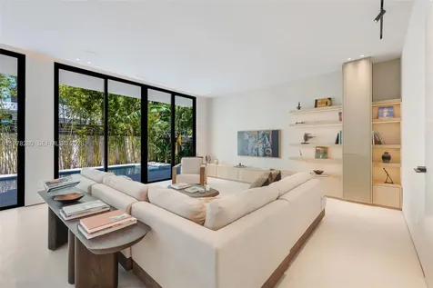 3457 Oak Avenue Miami FL 33133