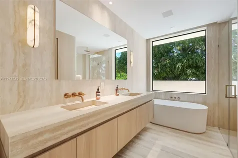 3457 Oak Avenue Miami FL 33133