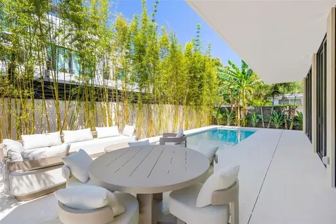3457 Oak Avenue Miami FL 33133