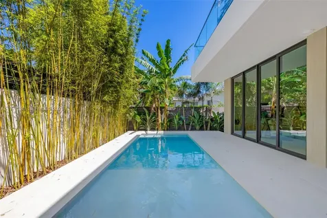 3457 Oak Avenue Miami FL 33133