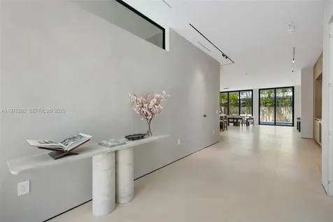 3457 Oak Avenue Miami FL 33133