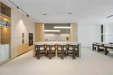 3457 Oak Avenue Miami FL 33133