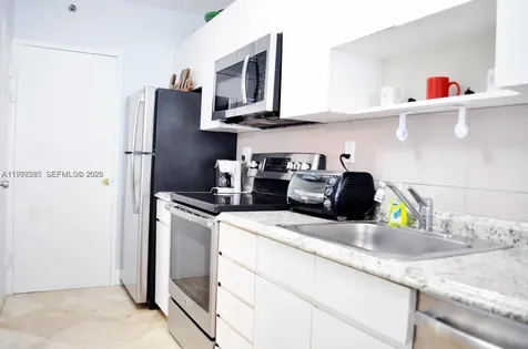 100 Lincoln Road Miami Beach FL 33139