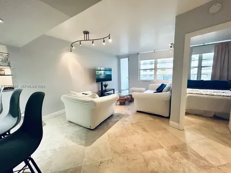 100 Lincoln Road Miami Beach FL 33139