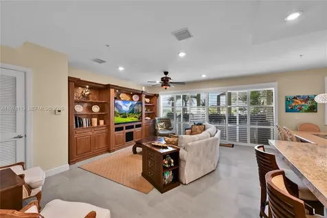 346 Elm Street Hollywood FL 33019
