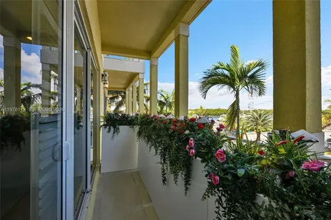 346 Elm Street Hollywood FL 33019