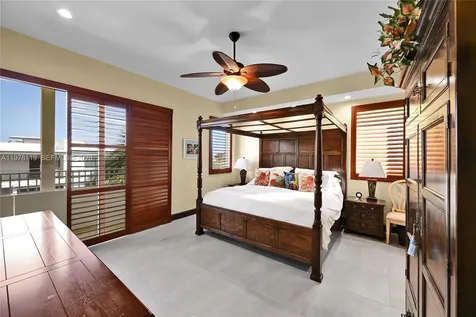 346 Elm Street Hollywood FL 33019