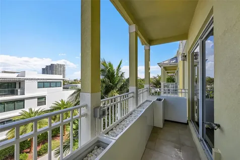346 Elm Street Hollywood FL 33019