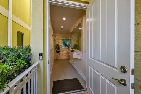 346 Elm Street Hollywood FL 33019
