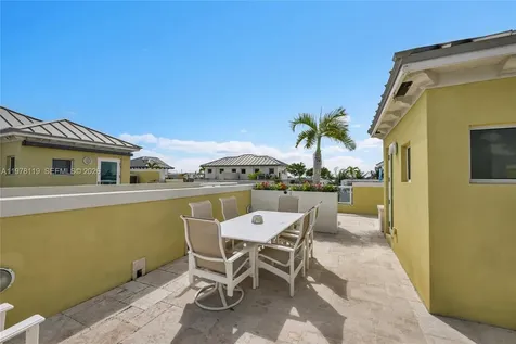 346 Elm Street Hollywood FL 33019
