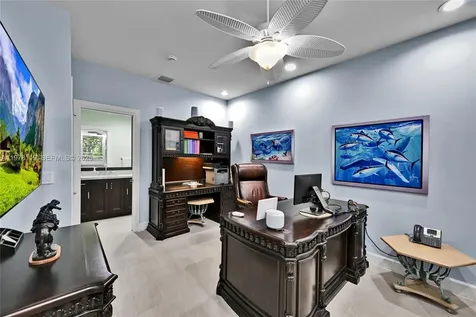 346 Elm Street Hollywood FL 33019