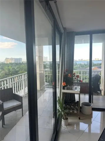 1000 Quayside Terrace Miami FL 33138