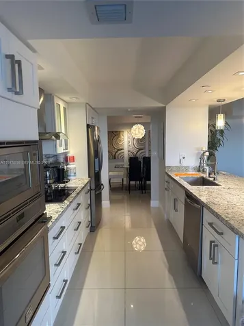 1000 Quayside Terrace Miami FL 33138