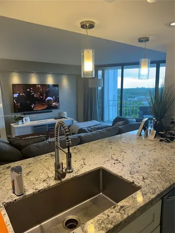1000 Quayside Terrace Miami FL 33138