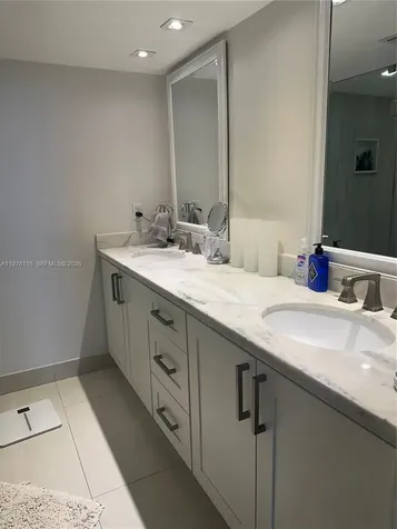 1000 Quayside Terrace Miami FL 33138