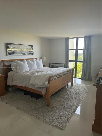 1000 Quayside Terrace Miami FL 33138