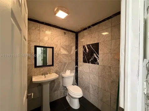 6850 NW 77th Court Medley FL 33166