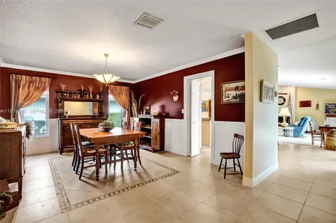 5093 NW 86th Way Coral Springs FL 33067