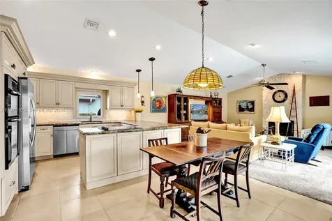 5093 NW 86th Way Coral Springs FL 33067