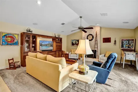 5093 NW 86th Way Coral Springs FL 33067