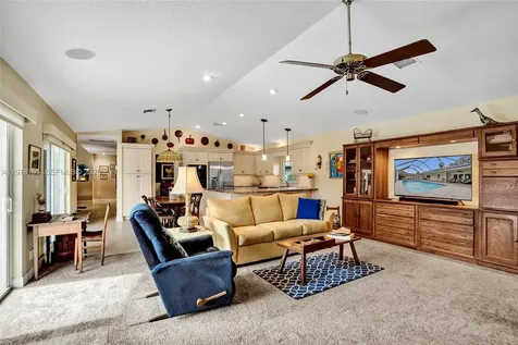5093 NW 86th Way Coral Springs FL 33067