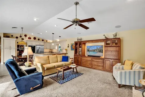 5093 NW 86th Way Coral Springs FL 33067