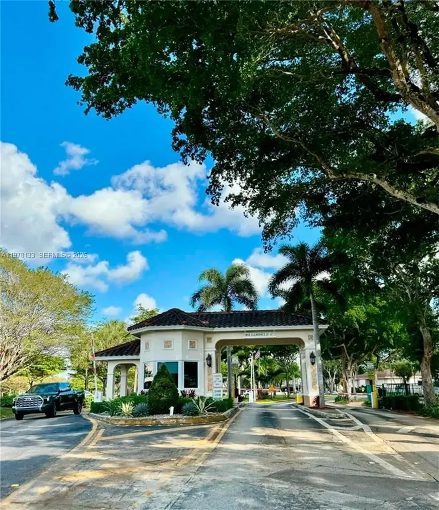 900 Saint Charles Place Pembroke Pines FL 33026