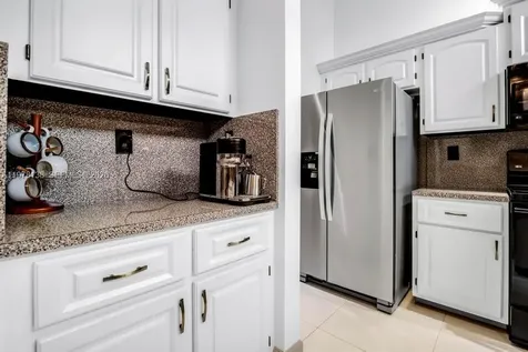 529 Lakeside Circle Sunrise FL 33326