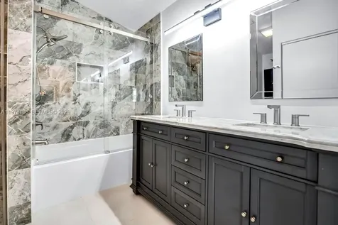 529 Lakeside Circle Sunrise FL 33326