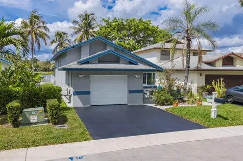 529 Lakeside Circle Sunrise FL 33326