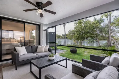 529 Lakeside Circle Sunrise FL 33326