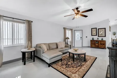 529 Lakeside Circle Sunrise FL 33326