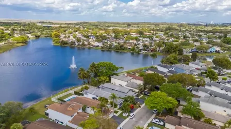529 Lakeside Circle Sunrise FL 33326