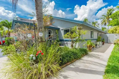 529 Lakeside Circle Sunrise FL 33326