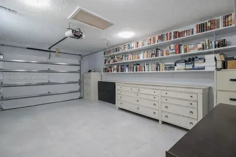 529 Lakeside Circle Sunrise FL 33326