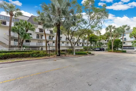 6901 Edgewater Drive Coral Gables FL 33133