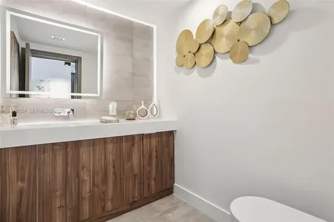 1930 Bay Drive Miami Beach FL 33141
