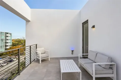 1930 Bay Drive Miami Beach FL 33141