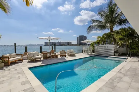 1930 Bay Drive Miami Beach FL 33141