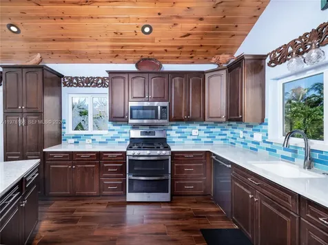 14 Avenue F Marathon FL 33050