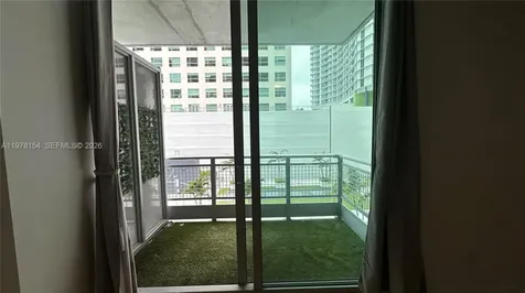 690 SW 1st Court Miami FL 33130